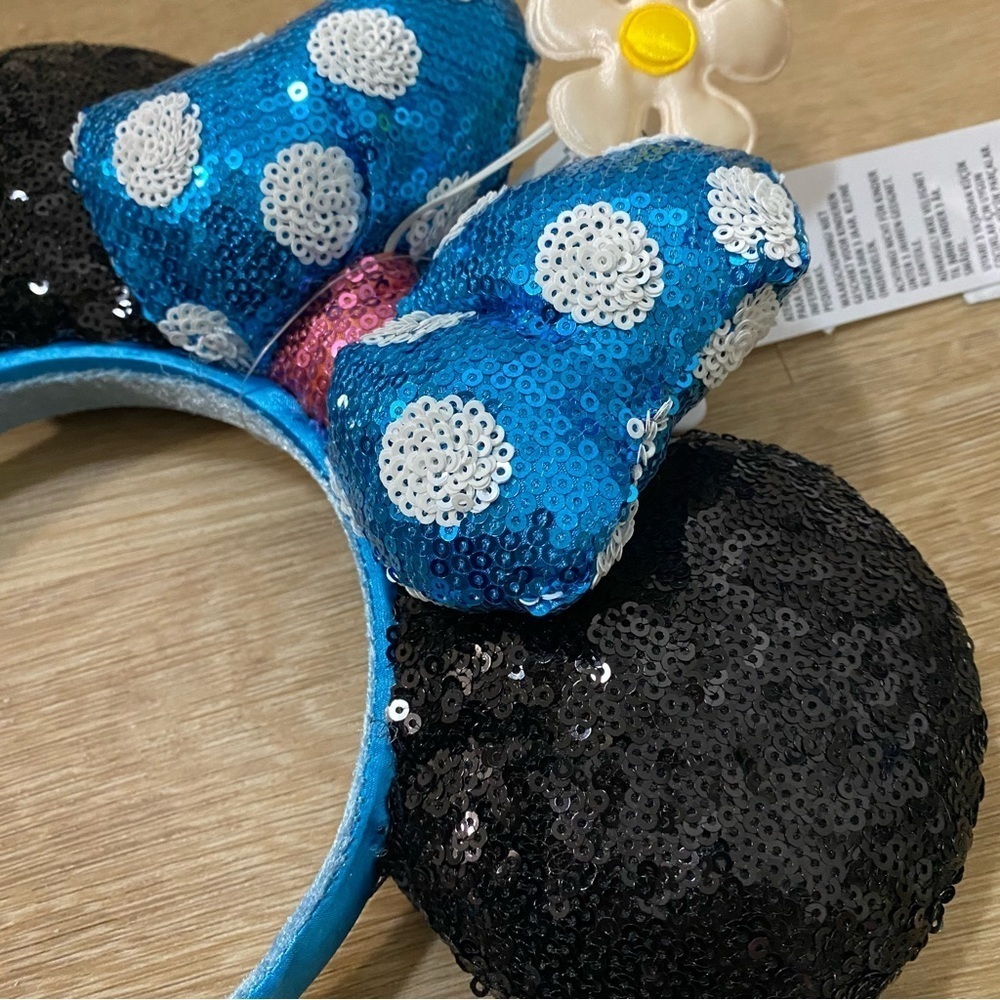 Disney Minnie Ears blue sequin with daisy topper